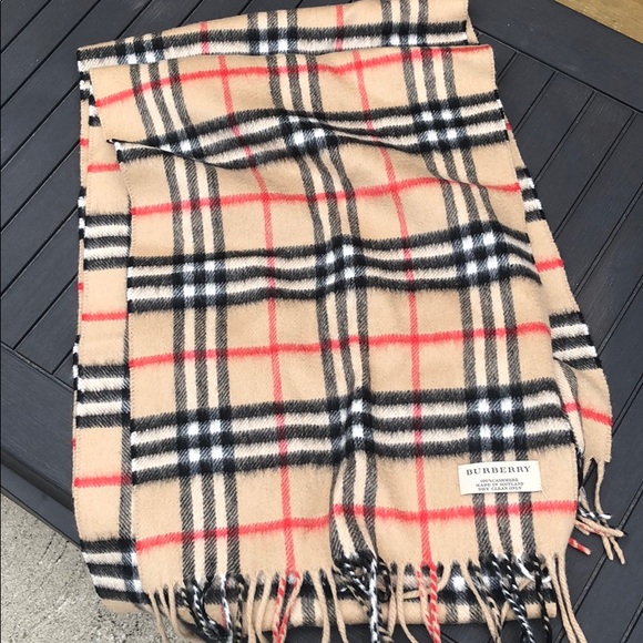Burberry Accessories - Burberry check cashmere scarf